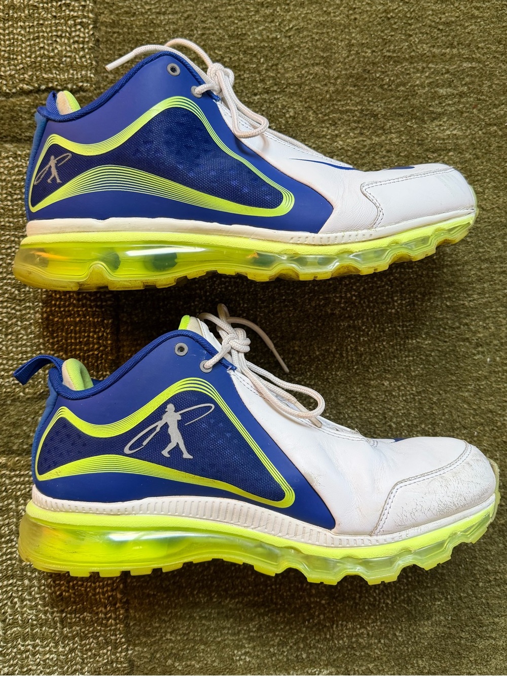 Nike Men’s Air Griffey Max 360, white, hyper blue, and volt colorway, 9.5M
